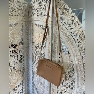 Jet Set Large Saffiano Leather Crossbody Bag